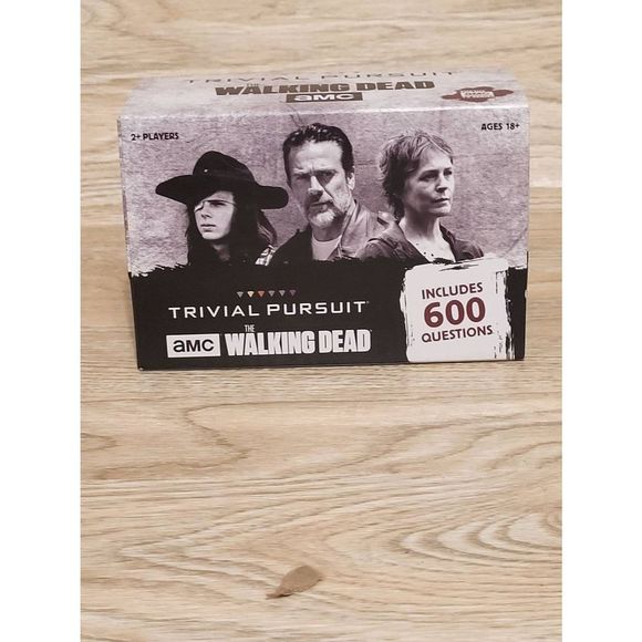 NEW The Walking Dead AMC Trivial Pursuit 600 Questions Through Season 7 USAopoly - Picture 1 of 2